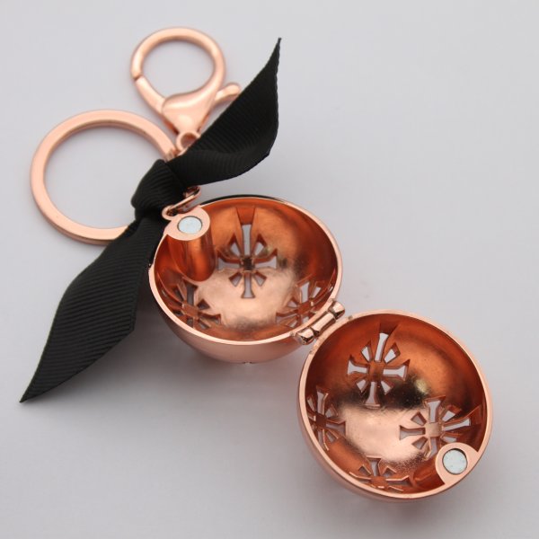 Unique Round Essential Oil Diffuser Keyring - Image 4